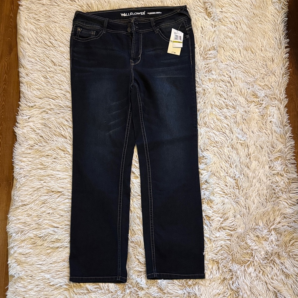 Wallflower Women's Deep Indigo Straight Leg Jeans